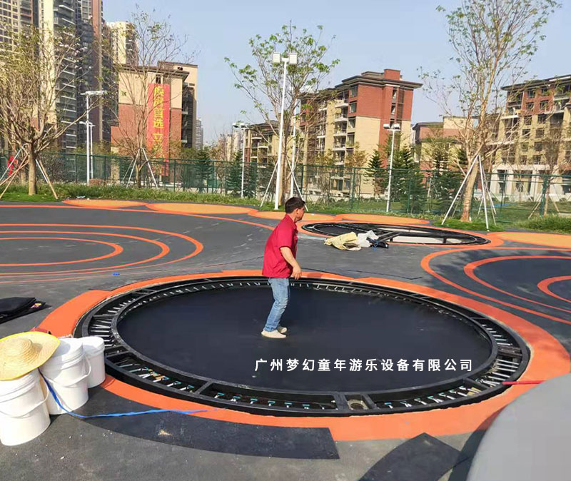 戶外埋地式蹦床